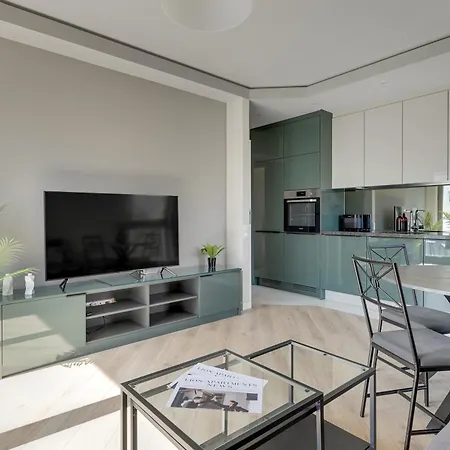 Nadmorze Seaside With Parking By Lion *