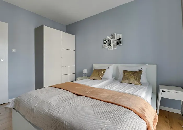 Nadmorze Seaside With Parking By Lion *