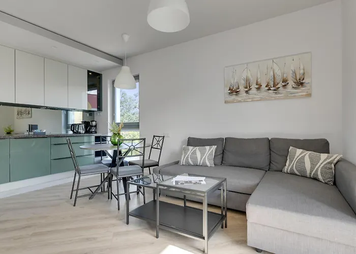 Nadmorze Seaside With Parking By Lion